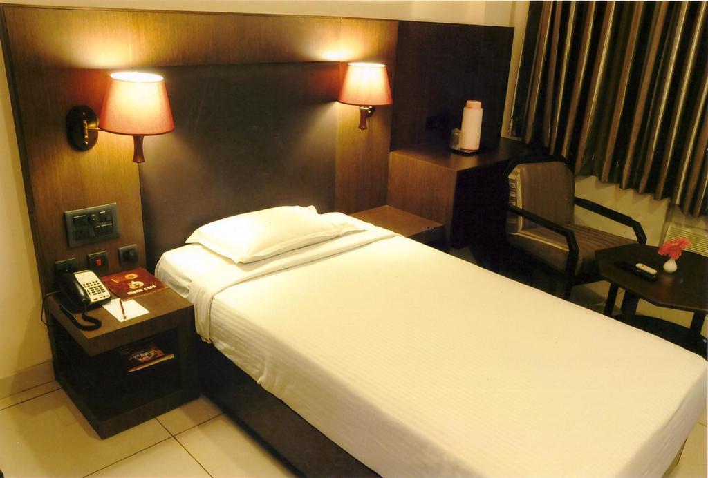 Femina Hotel Tiruchirappalli Номер фото