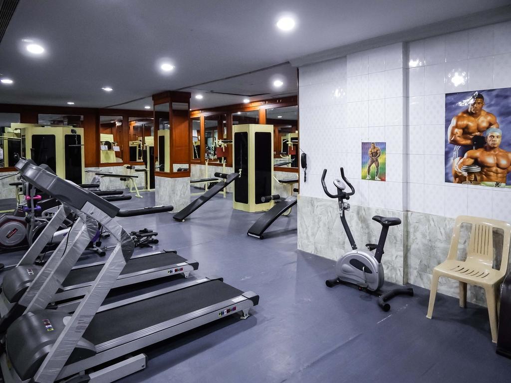 Femina Hotel Tiruchirappalli Экстерьер фото