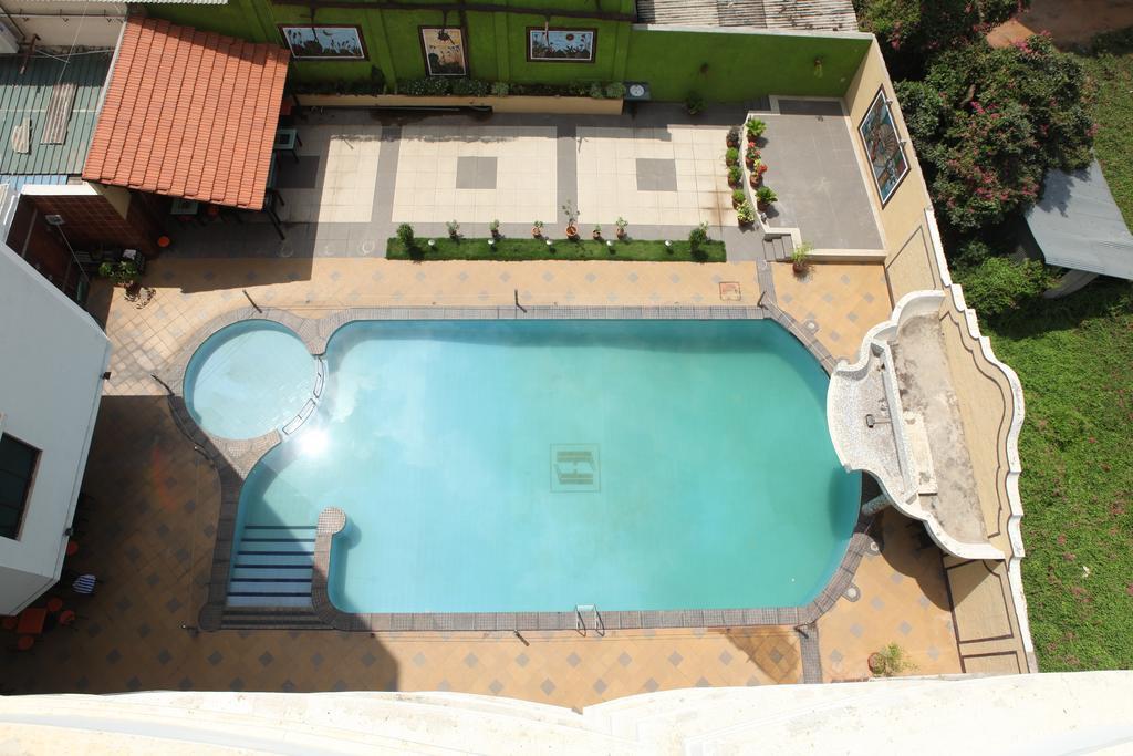 Femina Hotel Tiruchirappalli Экстерьер фото