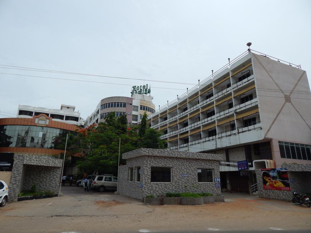 Femina Hotel Tiruchirappalli Экстерьер фото
